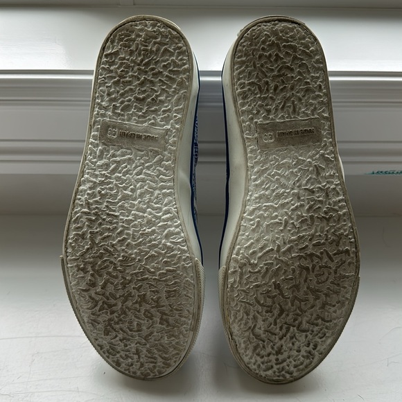 Chanel sneakers. Very gently used - Picture 4 of 5